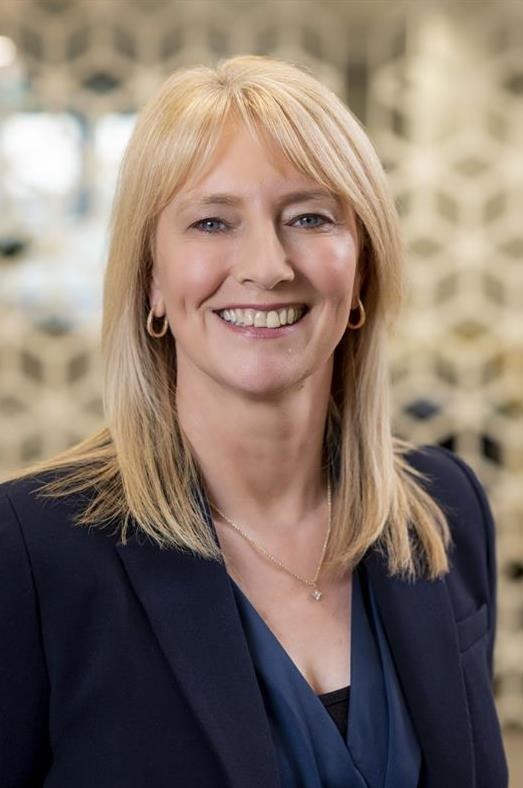 Linda Devereux
